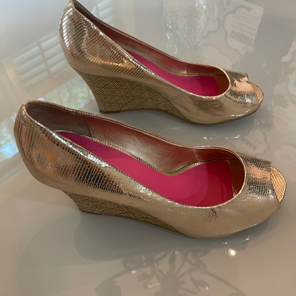 Lilly Pulitzer Gold Wedges - Picture 6 of 6